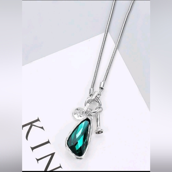 None Jewelry - Geometric Green Necklace